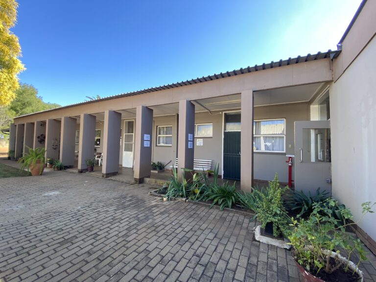 SAVF ZEERUST TEHUIS & BEHUISING property image 2